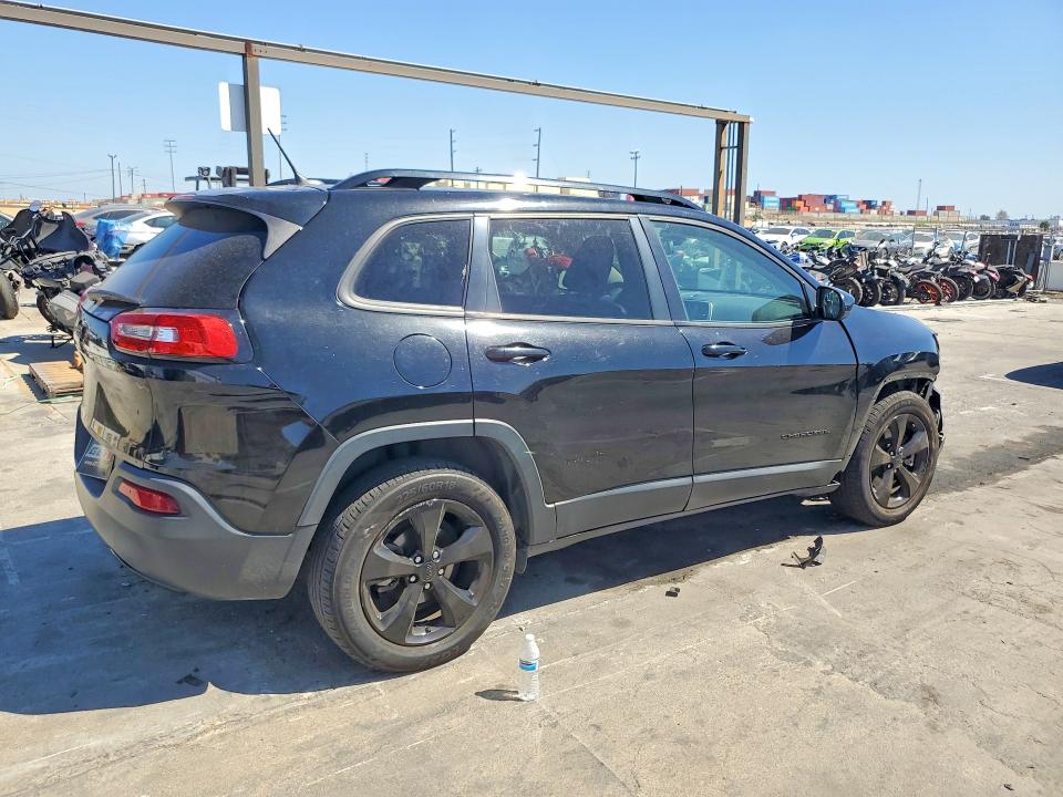 70119896 :رقم المزاد ، 1C4PJLCB9JD545201 vin ، 2018 Jeep Cherokee مزاد بيع