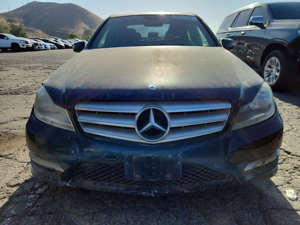 Продажа на аукционе авто 2012 Mercedes-benz C, vin: WDDGF4HB8CA609187, номер лота: 68851396