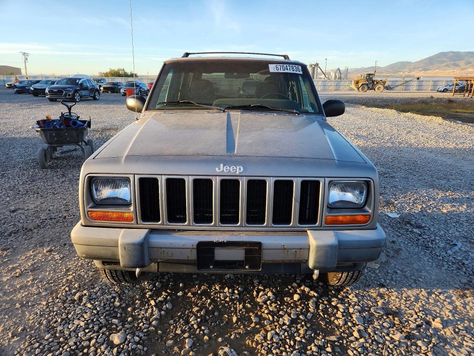 2001 Jeep Cherokee მანქანა იყიდება აუქციონზე, vin: 1J4FF48S21L564412, აუქციონის ნომერი: 67047836