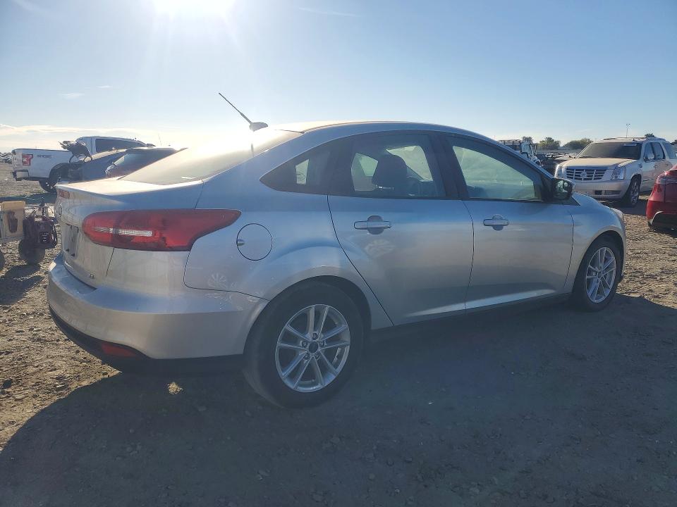 70621146 :رقم المزاد ، 1FADP3F27HL296433 vin ، 2017 Ford Focus مزاد بيع