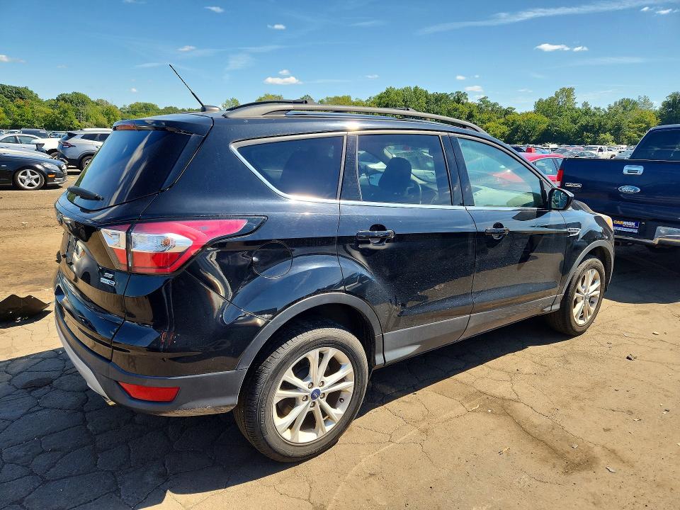 Продаж на аукціоні авто 2018 Ford Escape, vin: 1FMCU9GD9JUB78932, номер лоту: 67145026