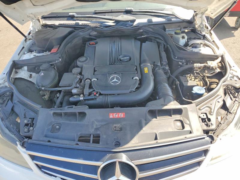 2014 Mercedes-benz C მანქანა იყიდება აუქციონზე, vin: WDDGF4HB9EG198060, აუქციონის ნომერი: 69382426