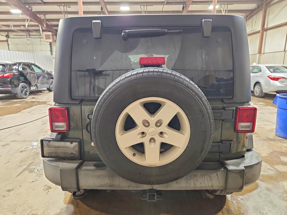 68958816 :رقم المزاد ، 1C4HJWDG4FL766542 vin ، 2015 Jeep Wrangler Unlimited مزاد بيع