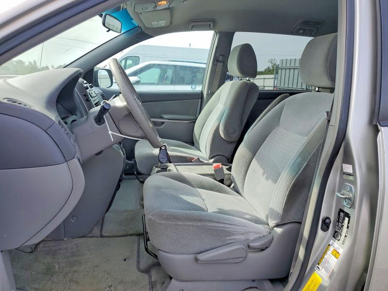 69802896 :رقم المزاد ، 5TDZK4CC4AS305580 vin ، 2010 Toyota Sienna مزاد بيع