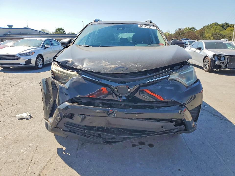 68640176 :رقم المزاد ، 2T3BFREV8HW551204 vin ، 2017 Toyota Rav4 مزاد بيع