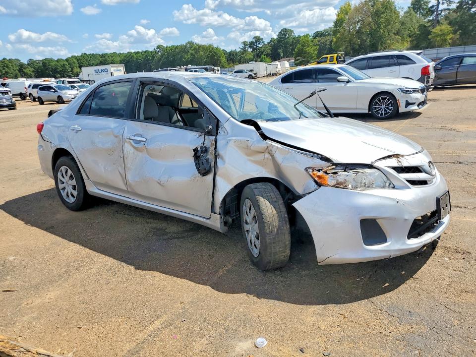 2011 Toyota Corolla მანქანა იყიდება აუქციონზე, vin: JTDBU4EE8B9136125, აუქციონის ნომერი: 69151506