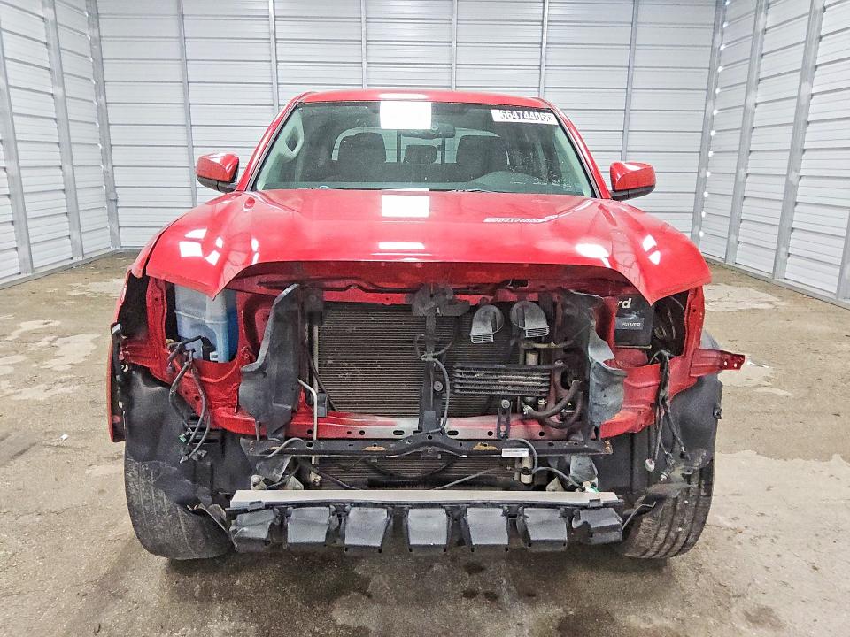 66474406 :رقم المزاد ، 5TFAZ5CN7HX032400 vin ، 2017 Toyota Tacoma مزاد بيع