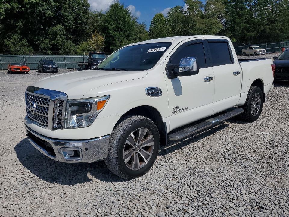 70038256 :رقم المزاد ، 1N6AA1E51HN515161 vin ، 2017 Nissan Titan مزاد بيع