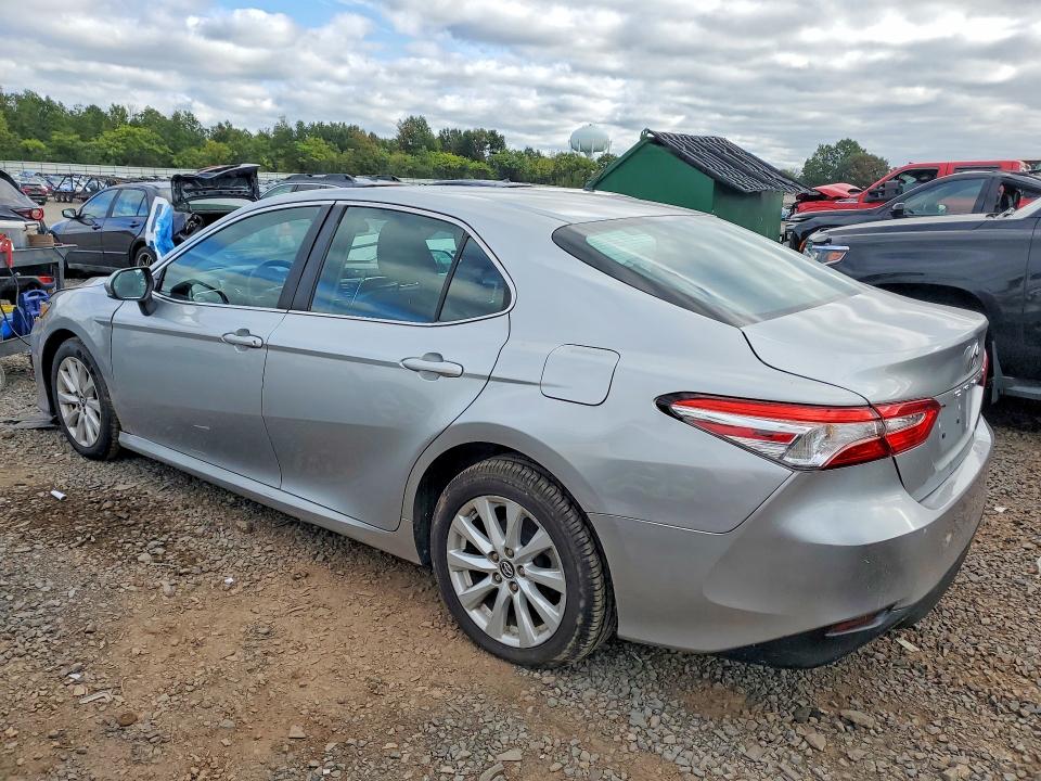 2018 Toyota Camry მანქანა იყიდება აუქციონზე, vin: 4T1B11HK2JU127873, აუქციონის ნომერი: 69456006