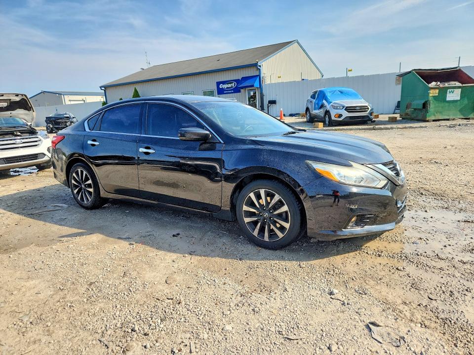 Продаж на аукціоні авто 2018 Nissan Altima, vin: 1N4AL3AP5JC268587, номер лоту: 68736256
