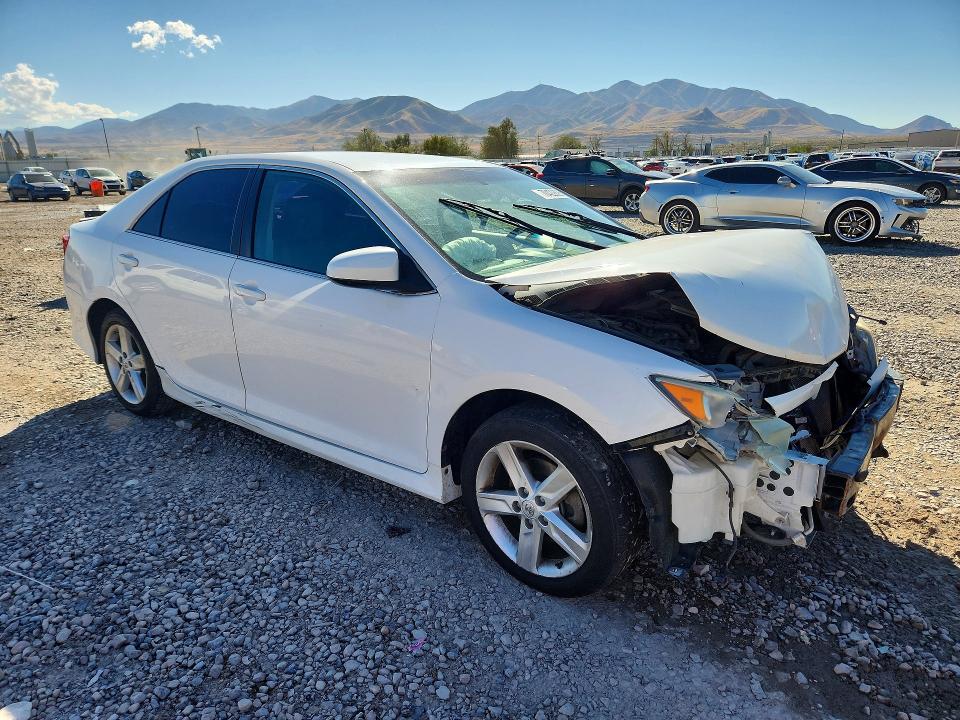 2014 Toyota Camry მანქანა იყიდება აუქციონზე, vin: 4T1BF1FKXEU422889, აუქციონის ნომერი: 70422826