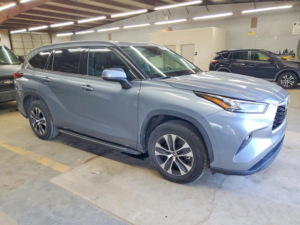 69489396 :رقم المزاد ، 5TDHZRAH7LS012875 vin ، 2020 Toyota Highlander مزاد بيع
