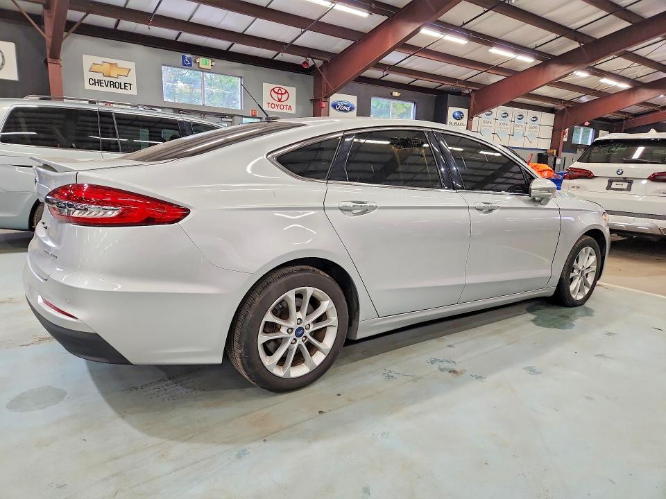 70507056 :رقم المزاد ، 3FA6P0SU9KR157394 vin ، 2019 Ford Fusion مزاد بيع