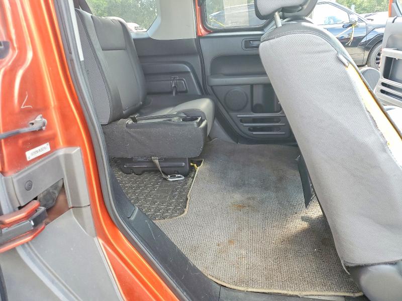 70179096 :رقم المزاد ، 5J6YH286X4L022943 vin ، 2004 Honda Element مزاد بيع
