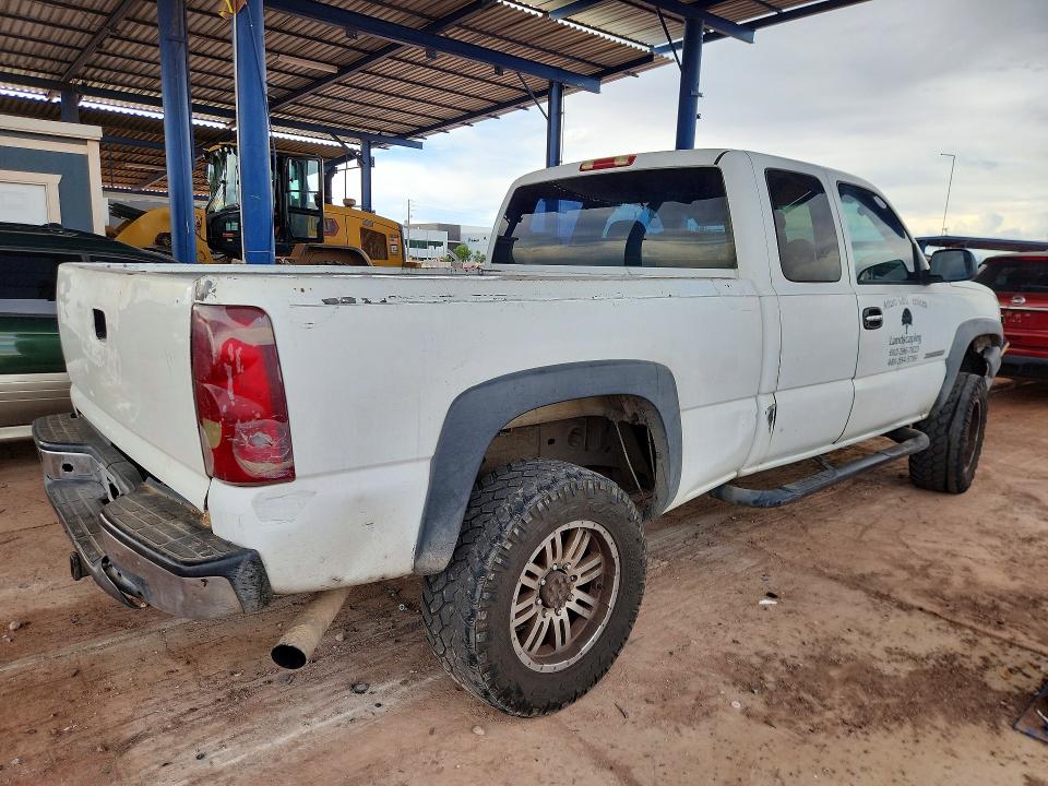 2003 Chevrolet Silverado მანქანა იყიდება აუქციონზე, vin: 1GCHC29U53E261191, აუქციონის ნომერი: 70264756