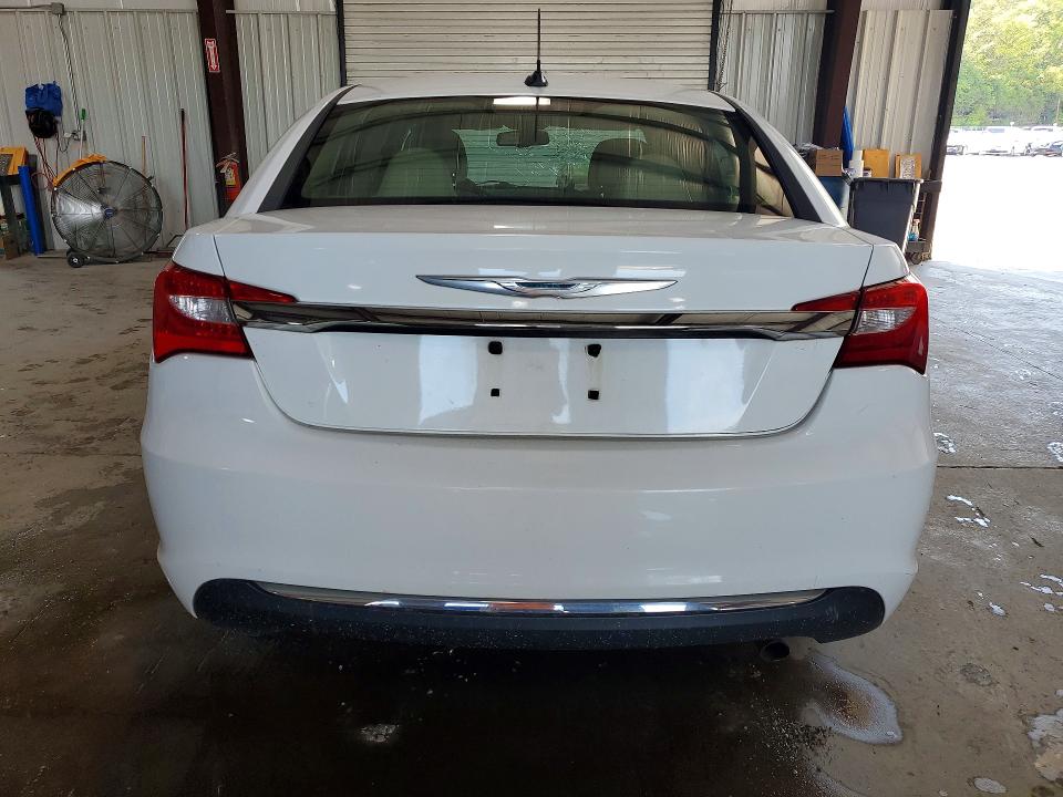 67833656 :رقم المزاد ، 1C3BC1FB1BN562305 vin ، 2011 Chrysler 200 مزاد بيع