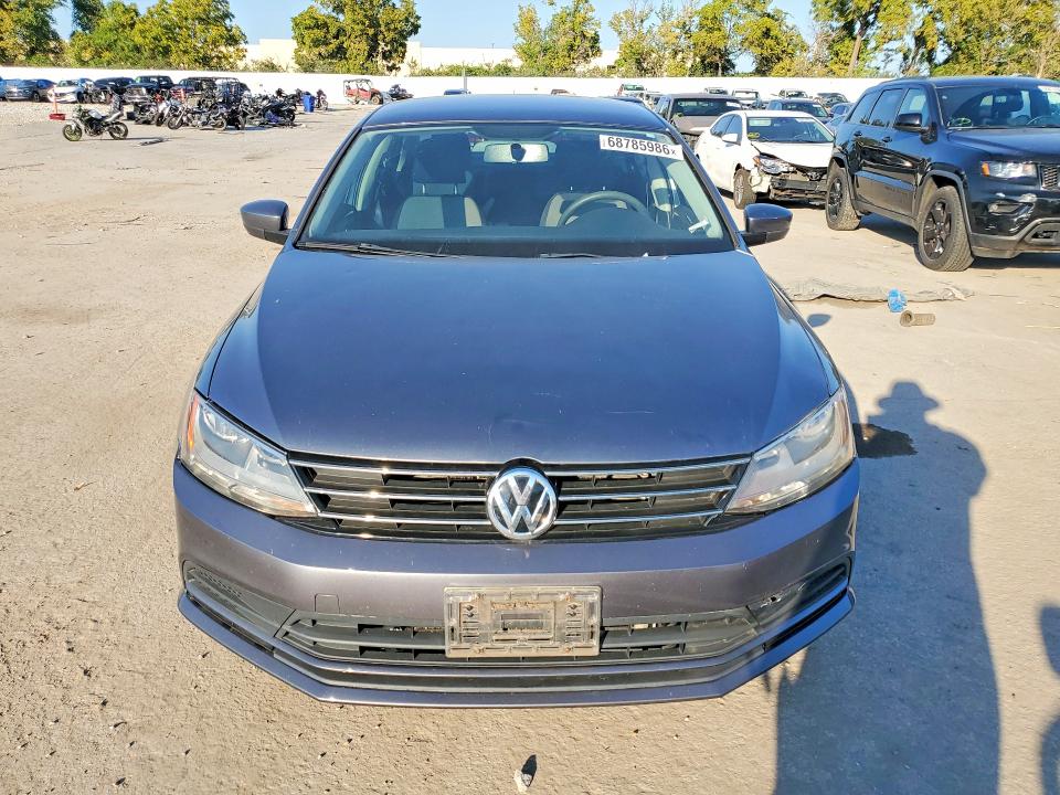 2017 Volkswagen Jetta მანქანა იყიდება აუქციონზე, vin: 3VW2B7AJ7HM352694, აუქციონის ნომერი: 68785986