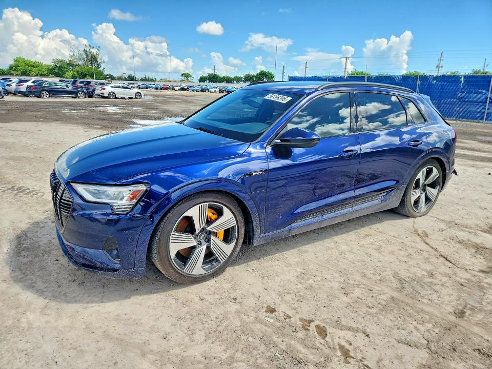 2022 Audi E-tron მანქანა იყიდება აუქციონზე, vin: WA1LAAGE6NB031843, აუქციონის ნომერი: 64468036