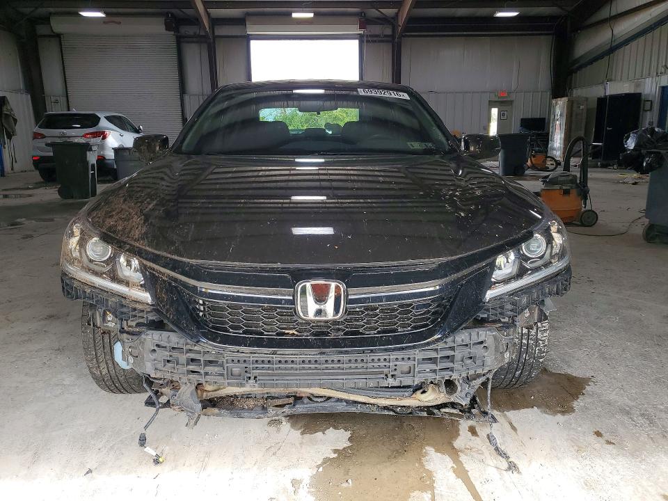 Auction sale of the 2016 Honda Accord, vin: 1HGCR2F00GA153120, lot number: 69392916