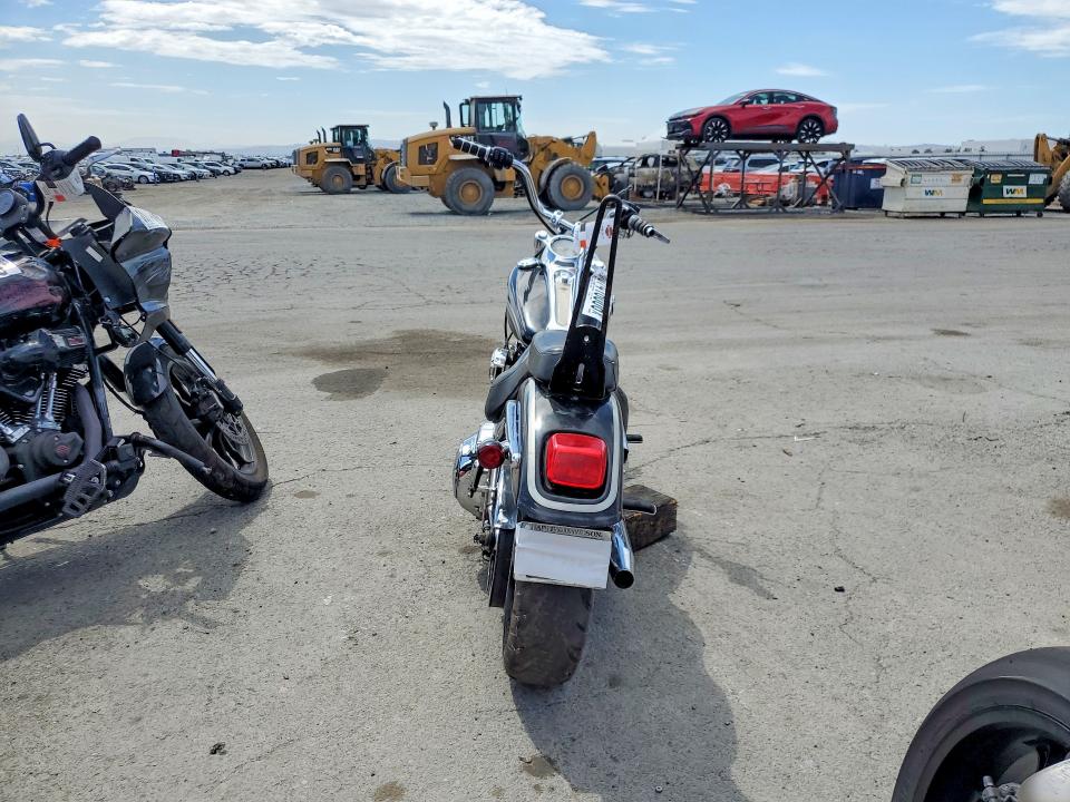 67418006 :رقم المزاد ، 1HD1JBB193Y040889 vin ، 2003 Harley-davidson Fxstdi مزاد بيع