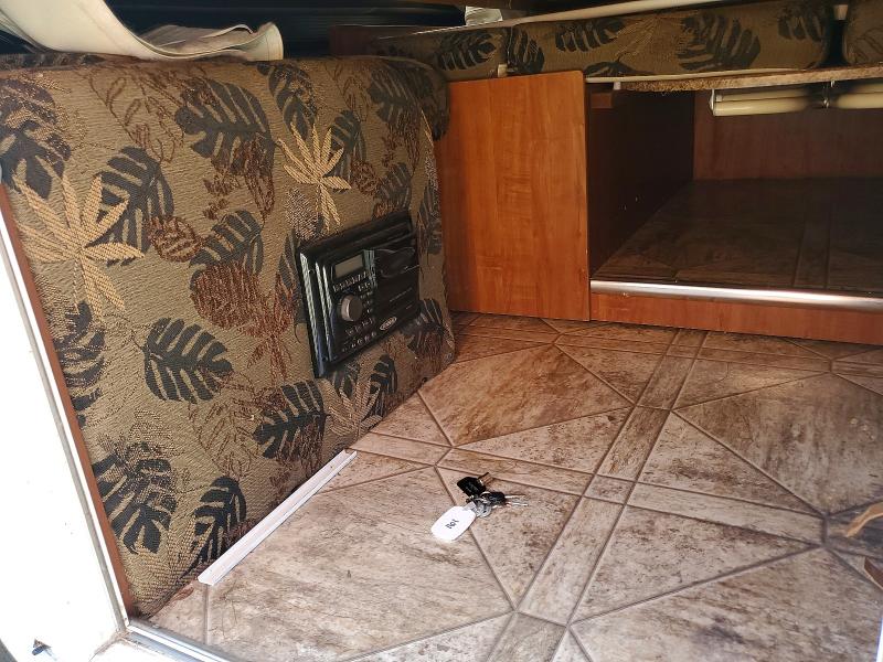 68618736 :رقم المزاد ، 1UJAJ0AH7B1BE0161 vin ، 2011 Jayco Unknown مزاد بيع