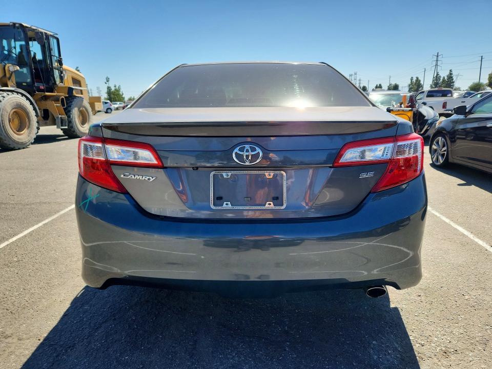 71268696 :رقم المزاد ، 4T1BF1FK9EU371546 vin ، 2014 Toyota Camry مزاد بيع