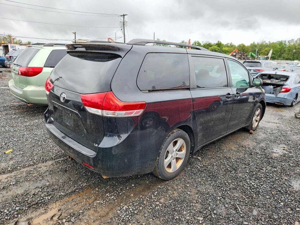 Продажа на аукционе авто 2011 Toyota Sienna, vin: 5TDKK3DCXBS026386, номер лота: 70179906