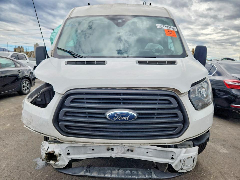 68182156 :رقم المزاد ، 1FTYR2CMXJKA13704 vin ، 2018 Ford Transit مزاد بيع