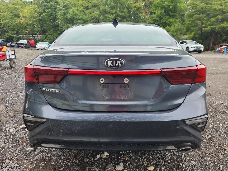2021 Kia Forte მანქანა იყიდება აუქციონზე, vin: 3KPF24AD8ME352379, აუქციონის ნომერი: 70710176
