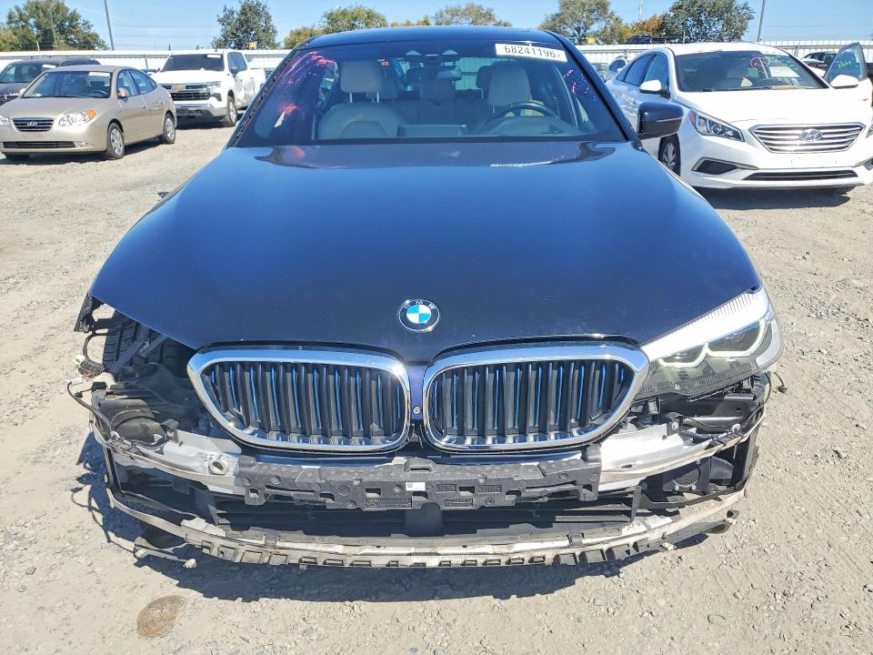 68241196 :رقم المزاد ، WBAJA9C55JG623116 vin ، 2018 Bmw 530e مزاد بيع