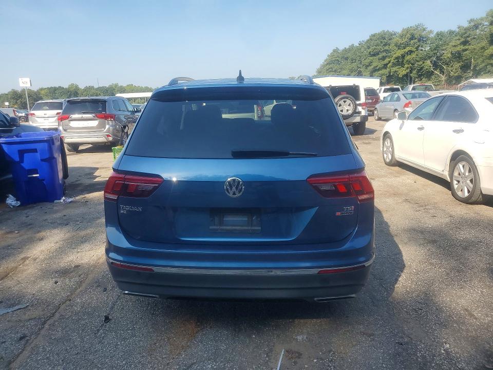 Продажа на аукционе авто 2018 Volkswagen Tiguan, vin: 3VV2B7AX8JM033173, номер лота: 68812116