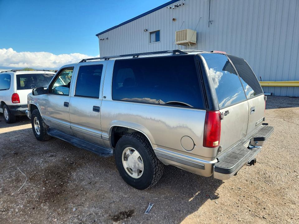 70790606 :رقم المزاد ، 1GNFK16R9XJ574432 vin ، 1999 Chevrolet Suburban مزاد بيع