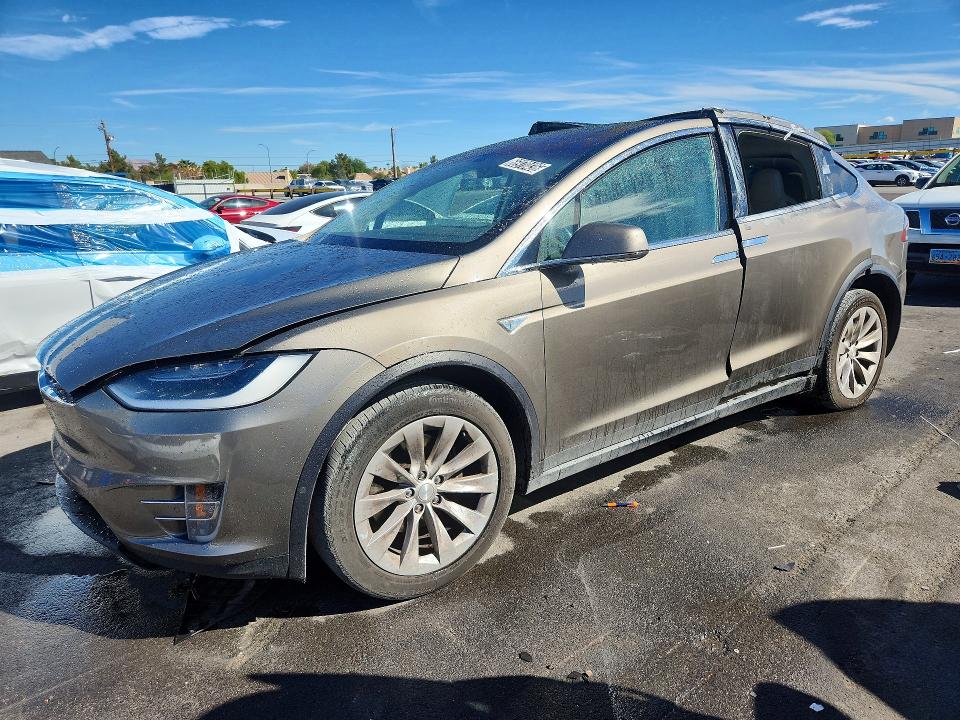 66970436 :رقم المزاد ، 5YJXCBE22GF016594 vin ، 2016 Tesla Model X مزاد بيع