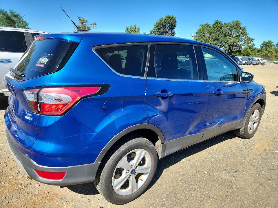 2017 Ford Escape მანქანა იყიდება აუქციონზე, vin: 1FMCU9GDXHUE83270, აუქციონის ნომერი: 68859266
