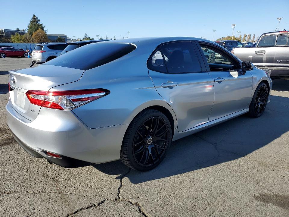 Aukcja sprzedaży 2018 Toyota Camry, vin: 4T1B11HK9JU071043, numer aukcji: 69914926