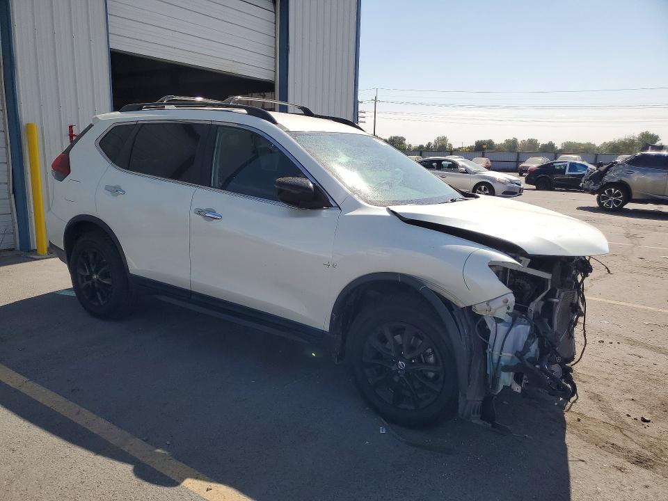 67117116 :رقم المزاد ، 5N1AT2MV5JC726588 vin ، 2018 Nissan Rogue مزاد بيع