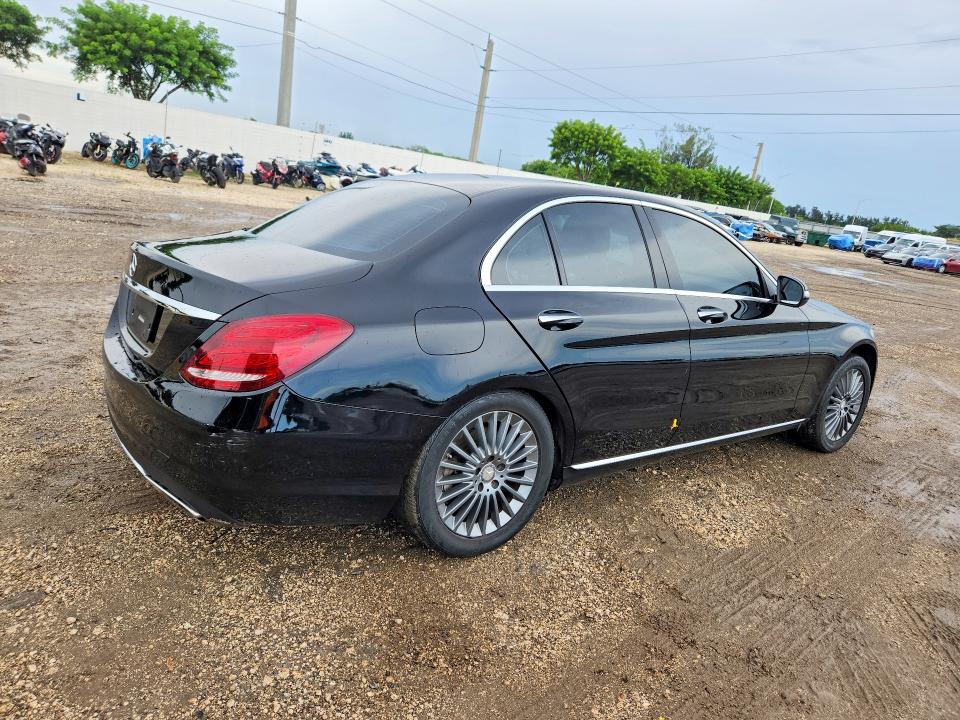 68443986 :رقم المزاد ، 55SWF4JB1FU045019 vin ، 2015 Mercedes-benz C مزاد بيع