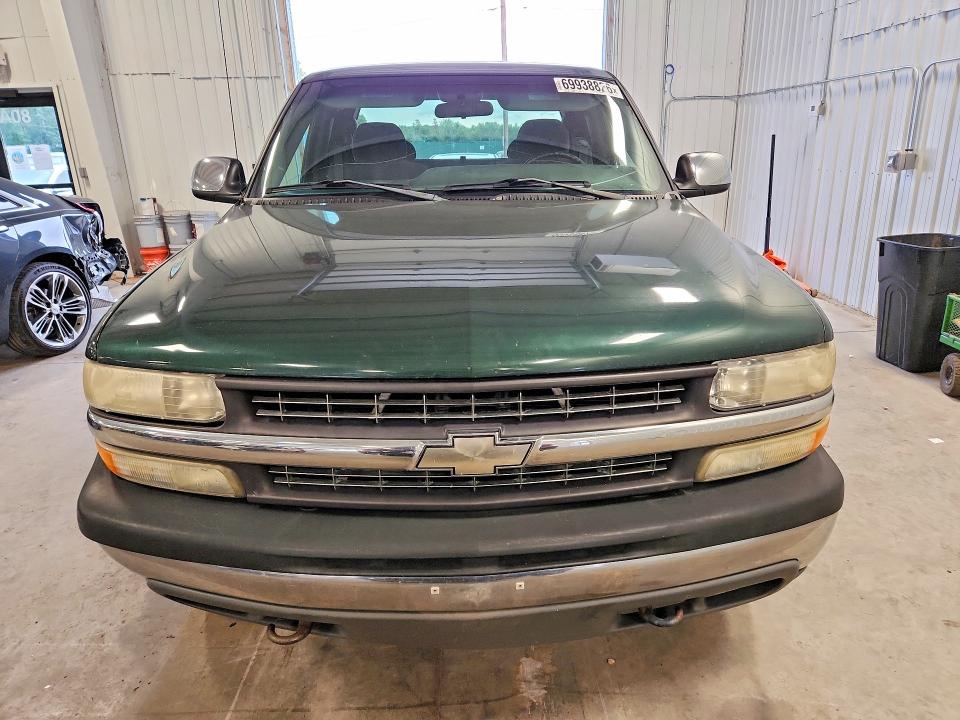 Продажа на аукционе авто 2002 Chevrolet Silverado, vin: 2GCEK19VX21279551, номер лота: 69938826