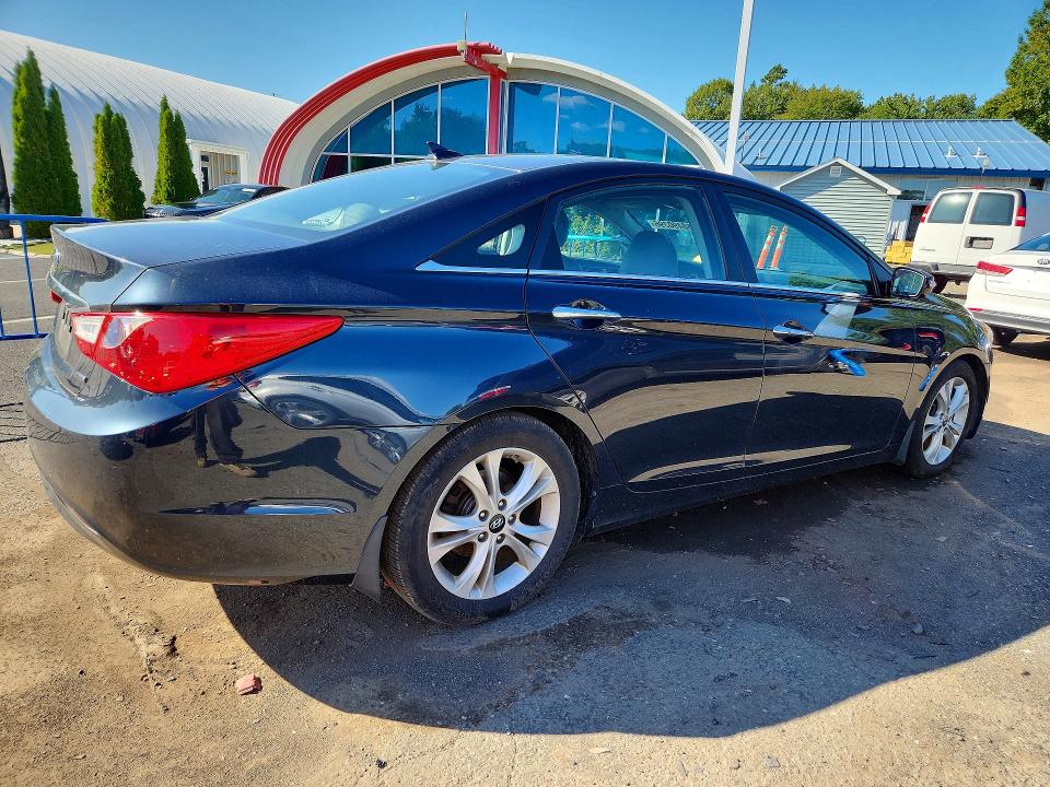 68490396 :رقم المزاد ، 5NPEC4AC8DH586551 vin ، 2013 Hyundai Sonata مزاد بيع