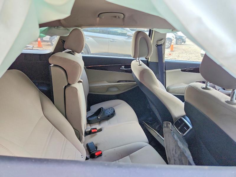 69240106 :رقم المزاد ، 5XYPG4A37GG063627 vin ، 2016 Kia Sorento مزاد بيع
