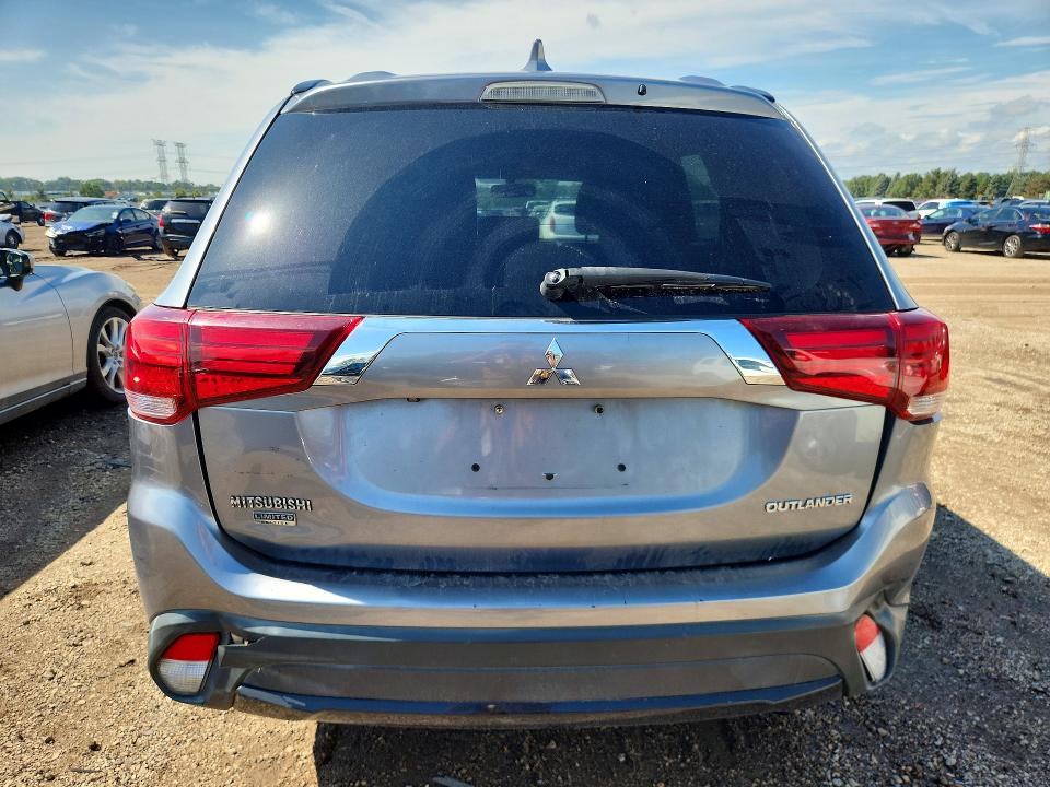 Продаж на аукціоні авто 2018 Mitsubishi Outlander, vin: JA4AD3A32JZ047105, номер лоту: 68813616