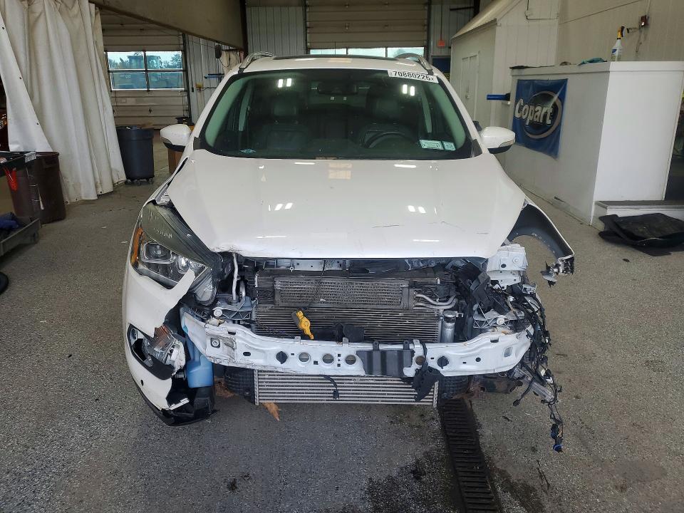 Продажа на аукционе авто 2017 Ford Escape, vin: 1FMCU9J97HUC38155, номер лота: 70880226