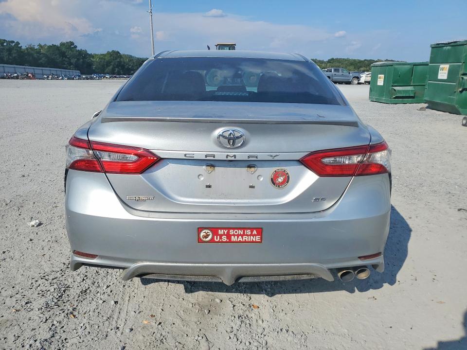 Продаж на аукціоні авто 2018 Toyota Camry, vin: 4T1B11HK7JU077164, номер лоту: 69786676
