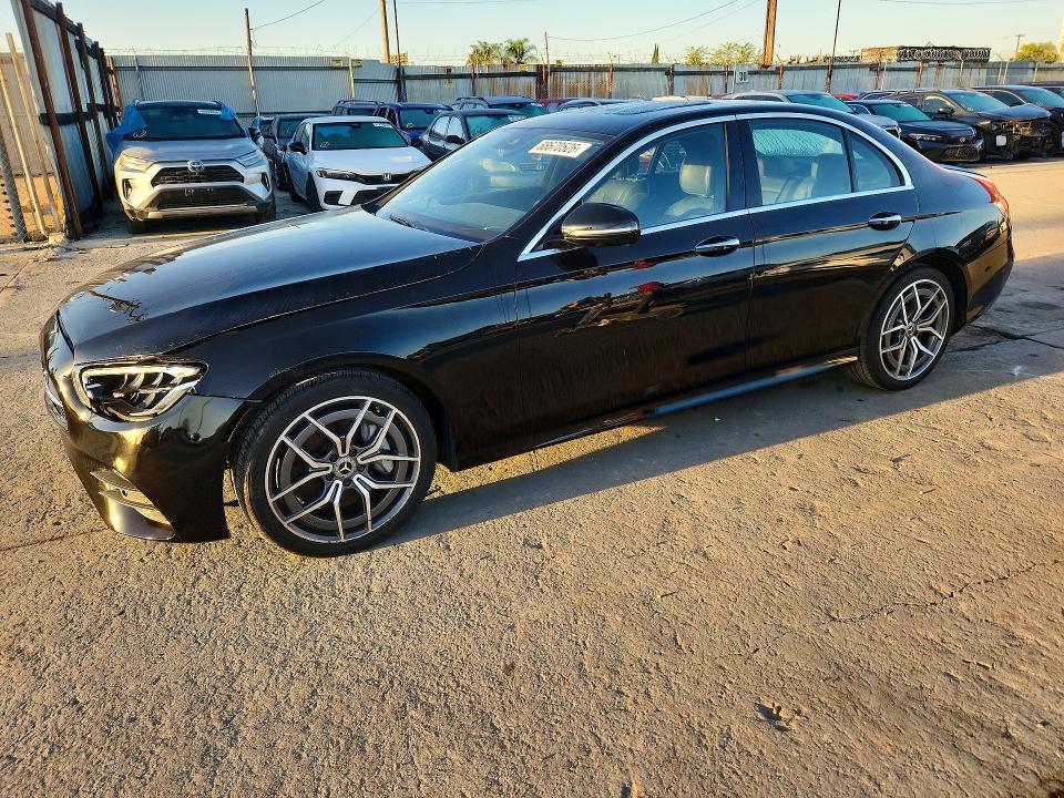 68670526 :رقم المزاد ، W1KZF8DB7MA887182 vin ، 2021 Mercedes-benz E مزاد بيع
