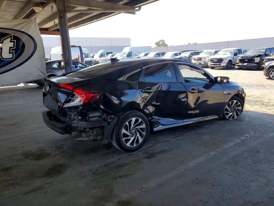 Продажа на аукционе авто 2017 Honda Civic, vin: 2HGFC2F70HH501092, номер лота: 69350486