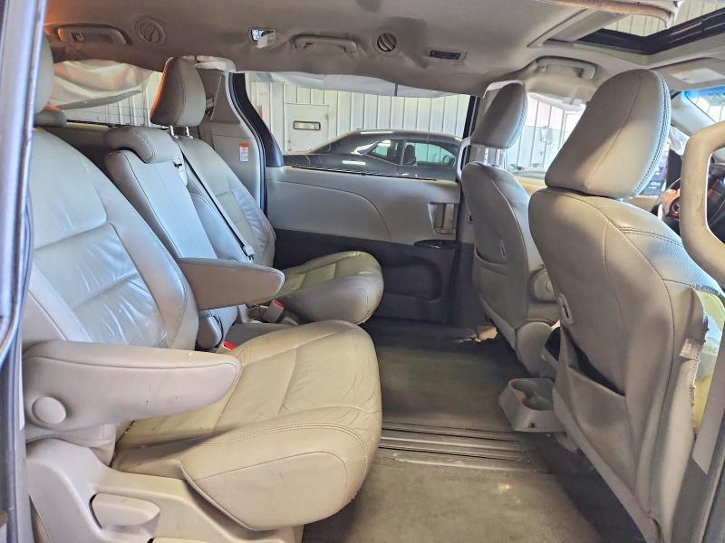 Продажа на аукционе авто 2016 Toyota Sienna, vin: 5TDYK3DC2GS738571, номер лота: 70223646