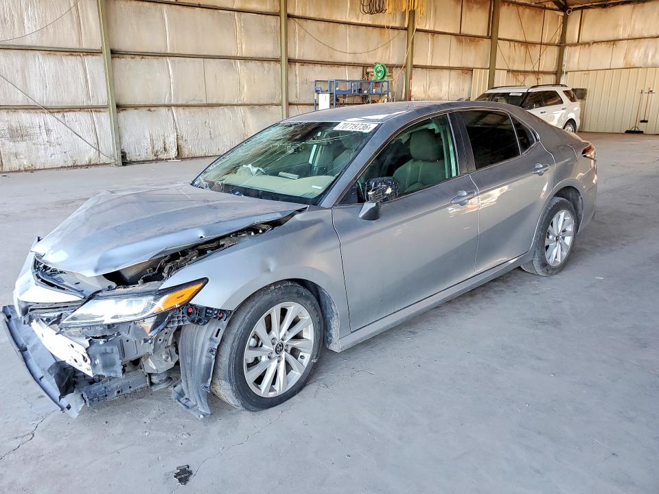 70719736 :رقم المزاد ، 4T1C11AK1NU648376 vin ، 2022 Toyota Camry مزاد بيع