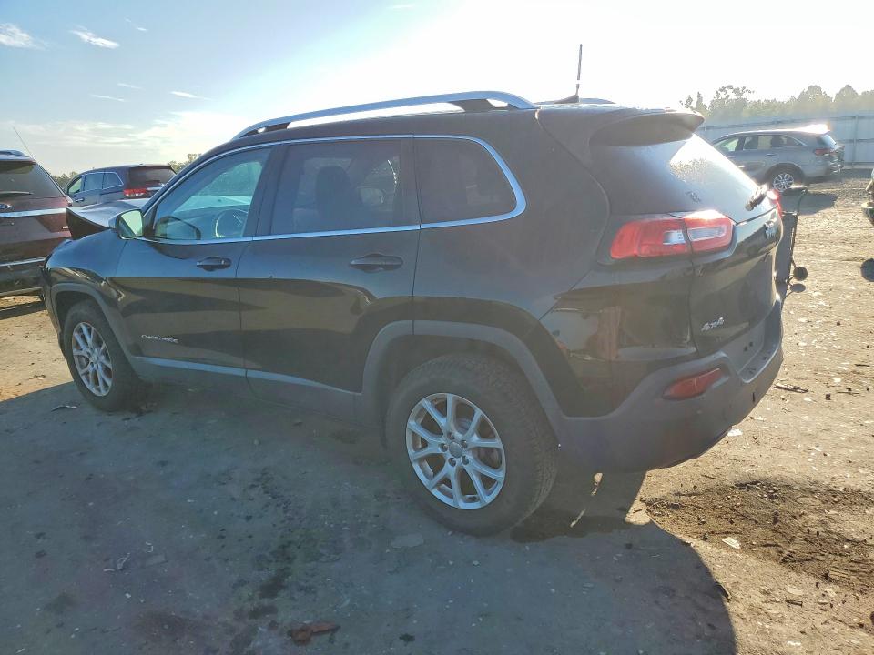69029826 :رقم المزاد ، 1C4PJMCB4HW590972 vin ، 2017 Jeep Cherokee مزاد بيع