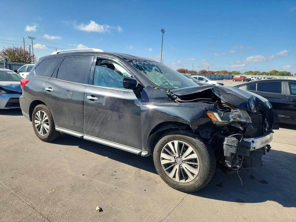 Продажа на аукционе авто 2017 Nissan Pathfinder, vin: 5N1DR2MN1HC613999, номер лота: 68950676