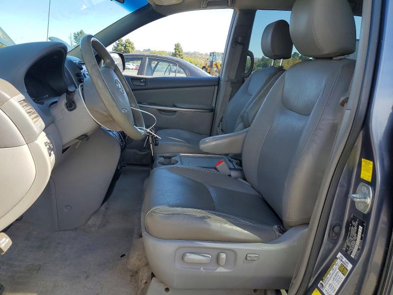 69030416 :رقم المزاد ، 5TDKK4CC5AS318937 vin ، 2010 Toyota Sienna مزاد بيع
